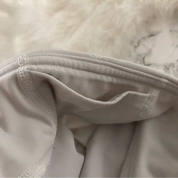 Under Armour White Compression Shorts - Picture 6 of 11